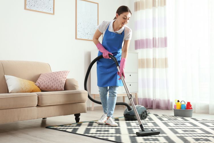 Cara Membersihkan Karpet dengan Kilat Tanpa Penyedot Debu